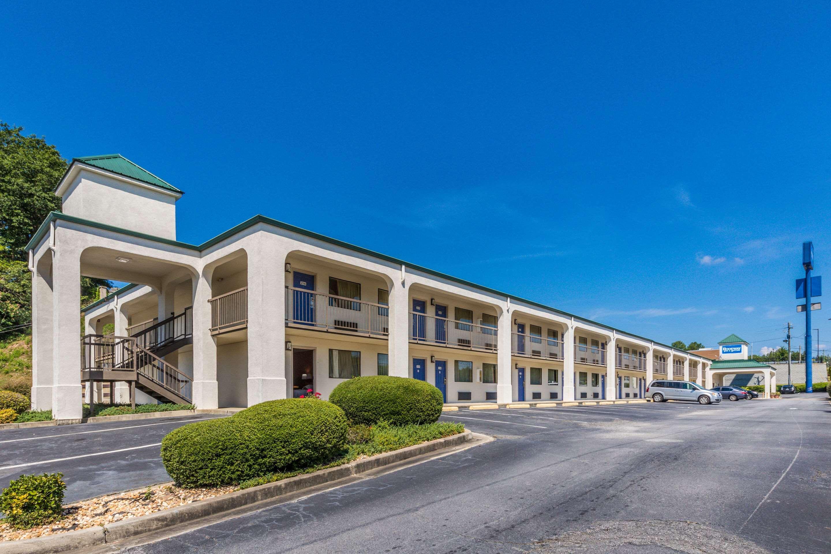 Rodeway Inn & Suites Macon Exterior photo