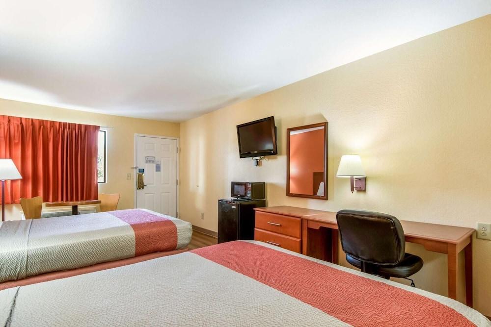 Rodeway Inn & Suites Macon Exterior photo