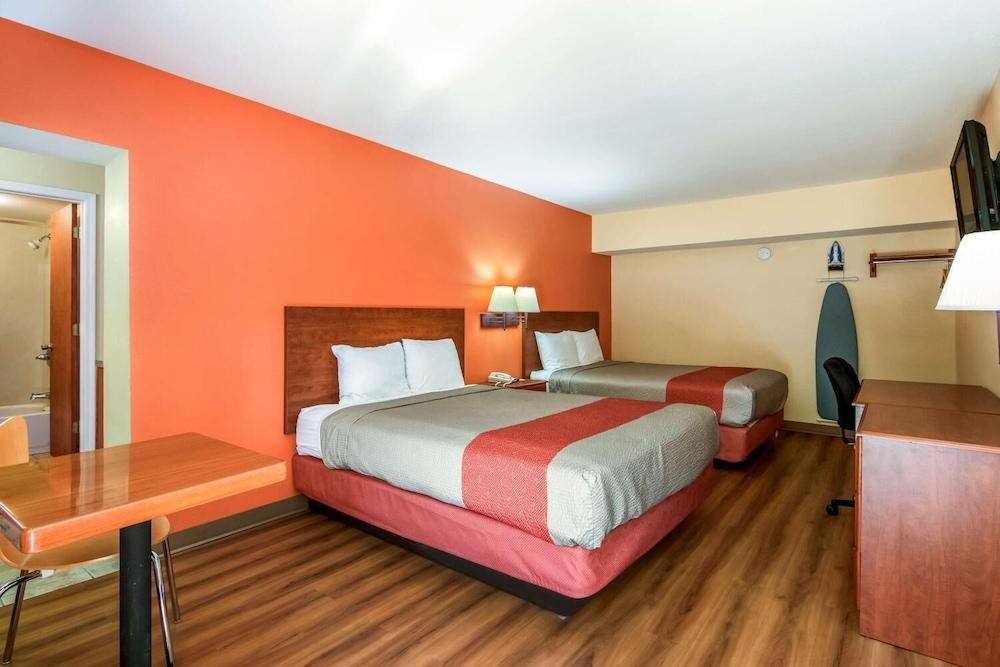 Rodeway Inn & Suites Macon Exterior photo